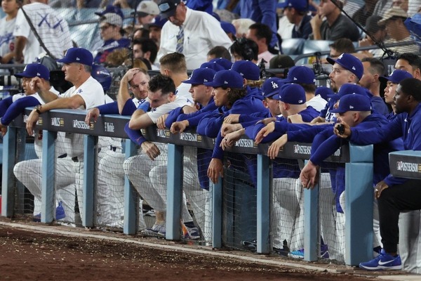 【MLB】ドジャースはなぜ敗退したのか……「高年齢化と運動能力の不足」と元GM指摘　大型トレードで獲得すべきターゲットにも言及