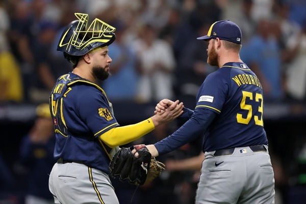 【MLB】“今季最高勝率”ブルワーズ、3連勝で球団初の世界一へ王手　大量10得点でレイズを圧倒