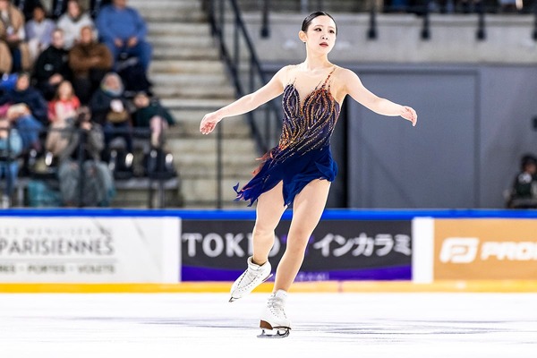 「街中の猫」「中井亜美とのツーショット」……青木祐奈が多彩な写真を公開　フランス大会4位、視線は次のNHK杯へ【フィギュア】