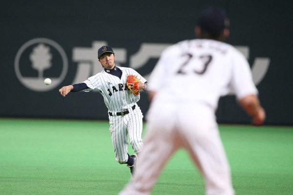 菊池涼介（2014年11月18日）（c）Getty Images