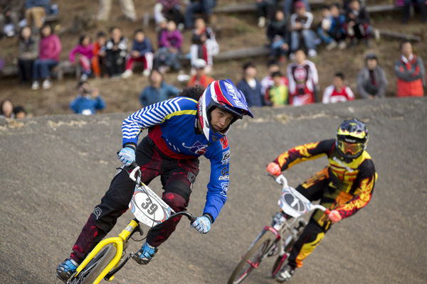 　2013伊豆BMX国際が11月17日に静岡県伊豆市の日本サイクルスポーツセンターBMXトラックで開催され、女子レースでタイのアマンダ・カー（スーパークロス）が優勝した。