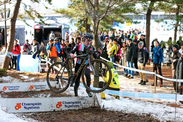 お台場海浜公園を舞台にした「シクロクロス東京2015」が2015年2月に開催される