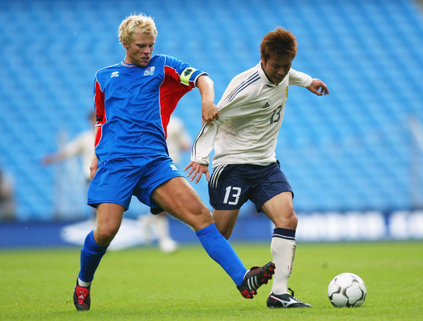 柳沢敦 参考画像（2004年5月30日）（c）Getty Images