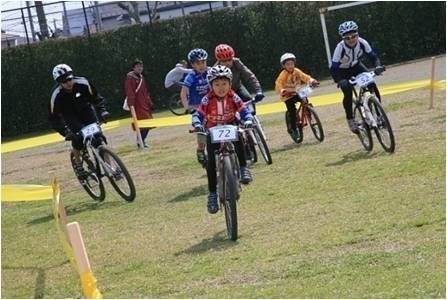 さざなみ公園マウンテンバイク競走大会が3月8日に神奈川県の平塚競輪場に隣接するさざ波公園で開催される。複合型自転車イベント「湘南バイシクル・フェス2014」と同時開催イベント。2007年から2010年まで「さざ波公園MTBショートクリテ」として開催していたものが、パ