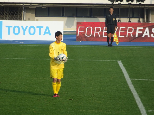 【高校サッカー選手権14】三鷹高校、夏の王者東福岡に善戦も敗れる