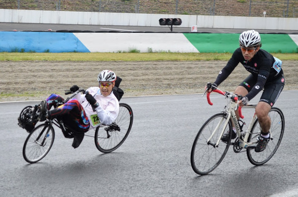 ロードバイクと対決（第2回もてぎ7時間エンデューロGW2014 ）