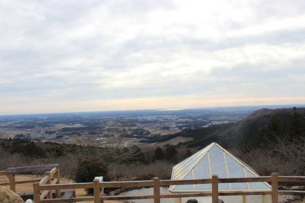 スカイロッジからの景色。夜景も綺麗な場所だ。