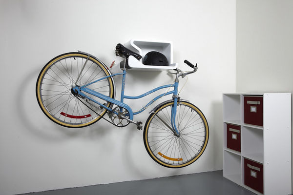 自転車の種類を選ばず、部屋の中に自転車を収納できる、シェルフィー（Shelfie ）がクラウドファウンディングサービス、kickstarterに出品されている。