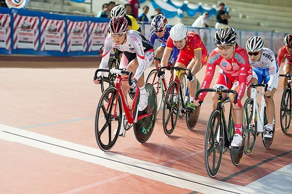 上野みなみが女子エリートオムニアムの前半戦を終えて6位