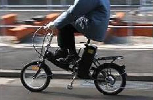 ペダルをこがなくてもモーターで自走し続ける自転車「自走式電動自転車」の中にアシスト力の制御が適切にできず危険なものがあり、場合によっては道路交通法違反に問われる自転車があることが判明し、消費生活相談窓口に問題相談が寄せられている。自転車協会が4月1日に