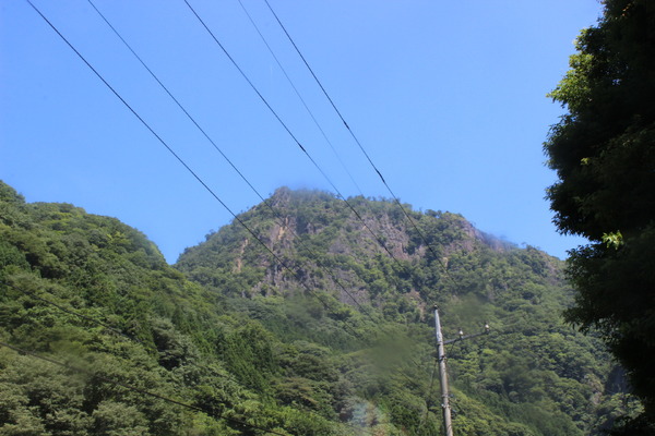 奥久慈男体山。ゴツゴツした岩が男らしい。