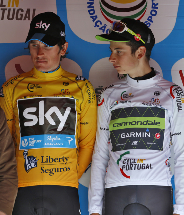 2015年アルガルベ一周第5ステージ、ゲラント・トーマス（チームスカイ、左）が総合優勝