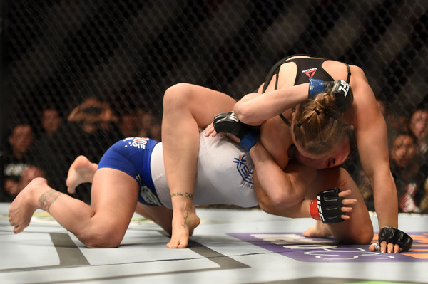 UFC184女子バンタム級タイトルマッチ、ロンダ・ラウジー対キャット・ジンガーノ