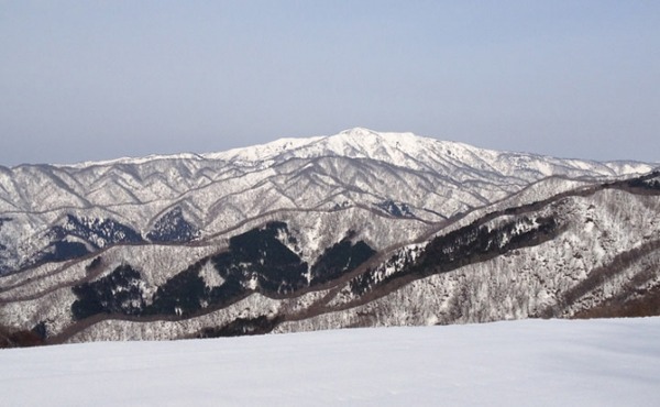 オンラインウェブマガジンSNOWSTEEZが「全国スキー場春スノー情報」を配信開始