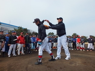 三井ゴールデン・グラブ野球教室千葉教室が開催…元プロ野球選手が講師