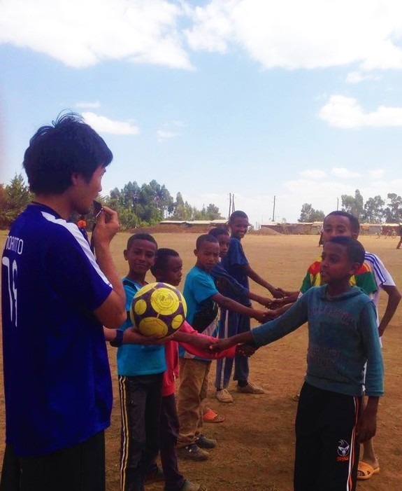 壊れないサッカーボールをエチオピアの子どもに…購入費をクラウドファンディングで募集