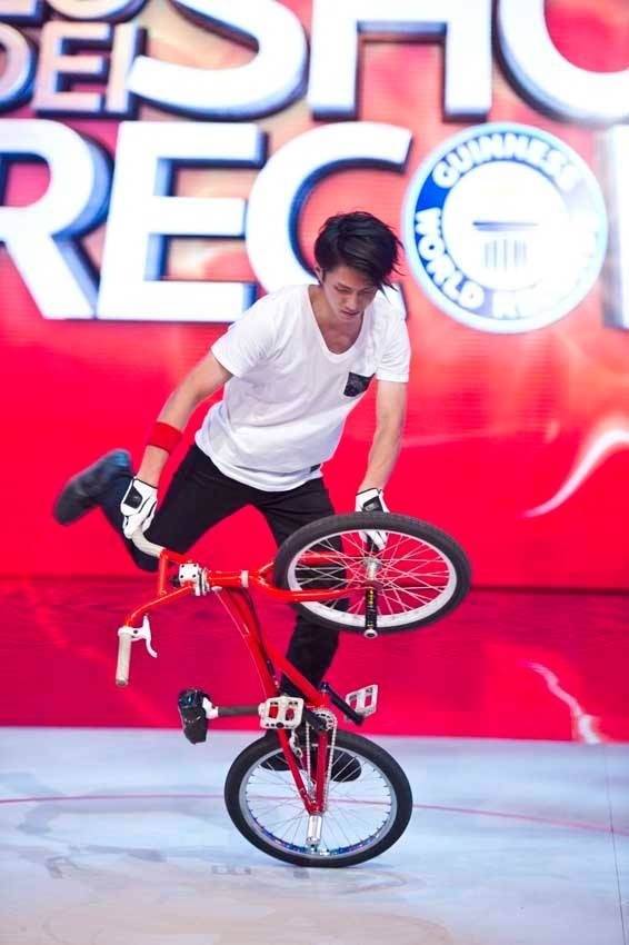 プロBMXライダー池田貴広がBMXのギネス記録4度目の更新、タイムマシンスピン1分間83回！