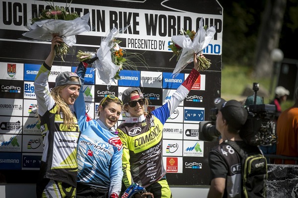2015年UCIマウンテンバイクワールドカップ・ダウンヒル第1戦フランス・ルルド大会、エメリーン・ラゴ（MSモンドレーカー）が優勝