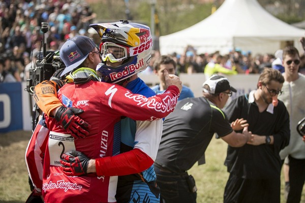 2015年UCIマウンテンバイクワールドカップ・ダウンヒル第1戦フランス・ルルド大会、アーロン・グウィン（スペシャライズド・レーシング）が優勝