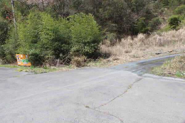 スタート地点は、県道52号沿いの写真の地点。水戸市森林公園や温泉施設・ホロルの湯のすぐ近く。