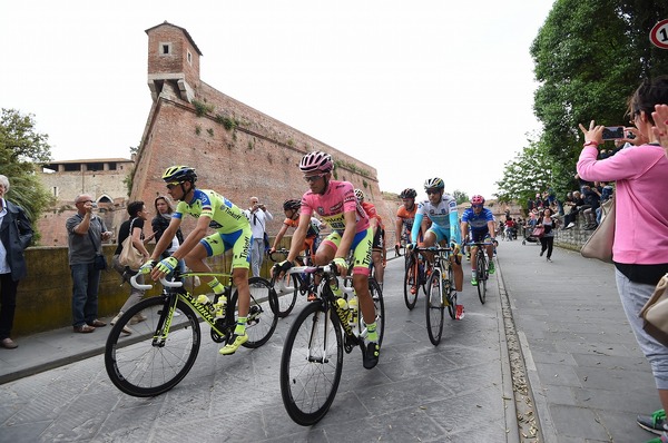 2015年ジロ・デ・イタリア第7ステージ、アルベルト・コンタドール（ティンコフ・サクソ）がマリアローザ