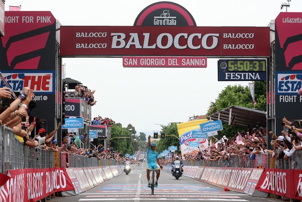2015年ジロ・デ・イタリア第9ステージ、パオロ・ティラロンゴ（アスタナ）が優勝