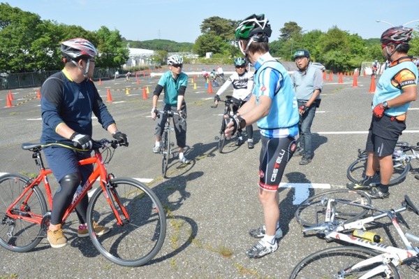 オトナのための自転車学校で自転車をカッコよく操る技術を学ぼう