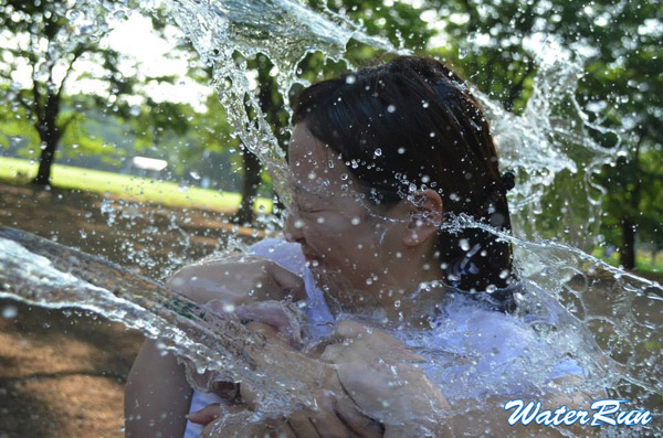 水風船10万個を投げ合い、水鉄砲で戦う「ウォーターラン」夏に全国5カ所で開催