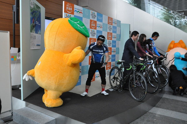 愛媛県と日本マイクロソフトの発表会見