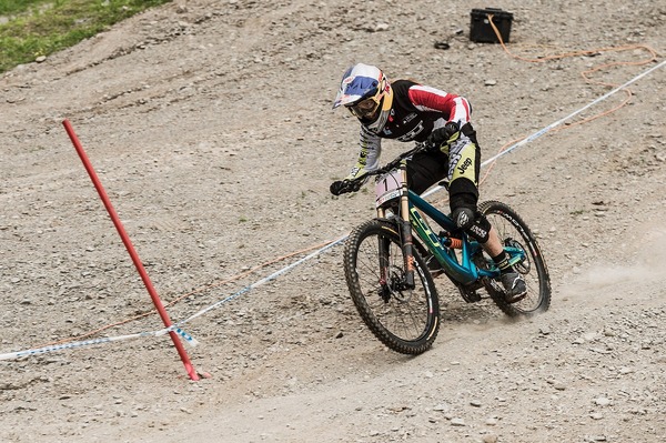 2015年UCI MTBワールドカップ・ダウンヒル第3戦オーストリア・レオガング女子、レイチェル・アサートンが優勝