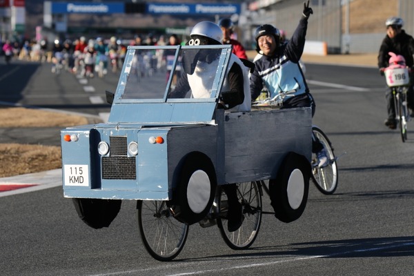 富士スピードウェイで「あさひスーパーママチャリグランプリ第9回ママチャリ日本グランプリチーム対抗7時間耐久ママチャリ世界選手権」が開催