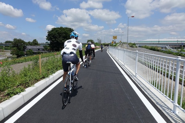 上江橋手前が整備され、自転車道のルートがわかりやすくなった