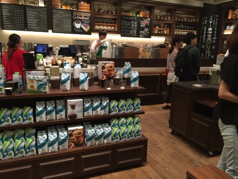 スタバがアイスコーヒーの楽しみ方を伝授！期間限定「On-the-Rock Coffee Room」丸ビル店にオープン