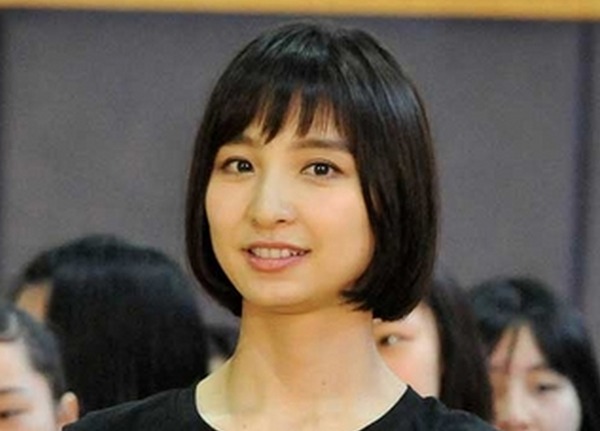 篠田麻里子、女子高生100人と鬼ごっこ！「逃げきれなかった…」