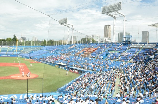 高校野球イメージ（東東京大会の予選が行われる神宮球場）