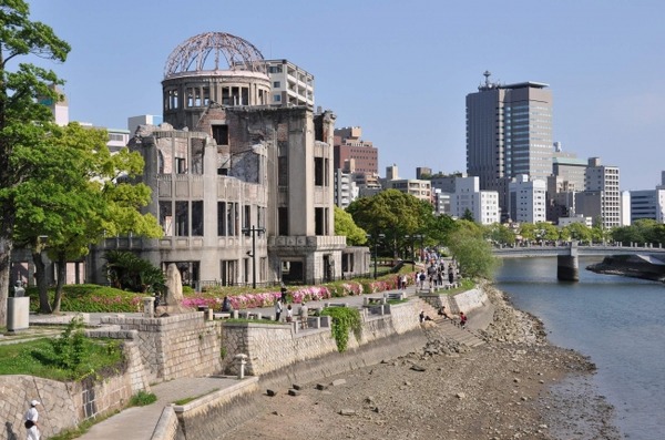 広島県、8月6日の原爆の日に「ピースナイターTV観戦会」…被爆建物写真パネル展も開催