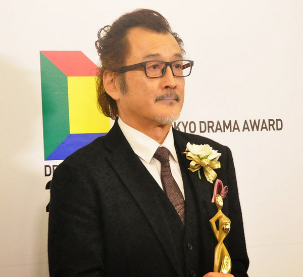 吉田鋼太郎