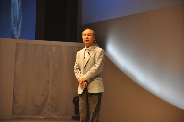 孫正義社長「3つの成長戦略…IoT、AI、スマートロボット」ソフトバンクワールド2015 その2