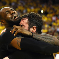 NBAファイナル史上初、キャバリアーズ1勝3敗から逆転でが初優勝