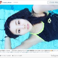 元シンクロ日本代表・青木愛、プールでぷかぷかしながらパシャリ