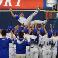 三浦大輔の引退に、駅の電光掲示板も「永遠なれ」