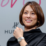 米倉涼子、高級腕時計ウブロが表彰「今、最も輝いている女性」