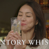 美人店主の井川遥が「レモンはおキライ？」…角ハイボール新テレビCM