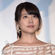 有村架純、お疲れ気味？…“おねむ”の顔に反響「可愛い！」「透明感ヤバすぎ！」