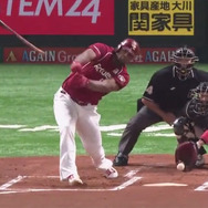 鳥に襲われ、バットが空を飛ぶ…今季の好珍プレー集【楽天編】