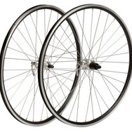 手組みで作られたアラヤの完組みホイールセット登場