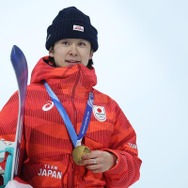 【ミラノ五輪】「夢が叶った」スノボ金の戸塚優斗、表彰台で涙……ライバルは日本勢の躍進に言及「彼らには天性の才能や資質がある」