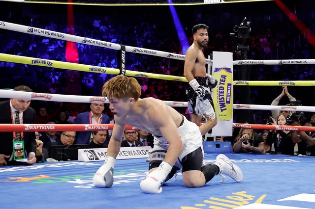第1ラウンドにダウンを奪われた井上尚弥（C）Getty Images