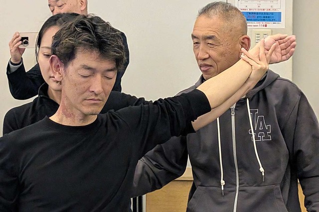 矢田さんは全国で勉強会を行いながら、トレーナーや治療家の指導も行う